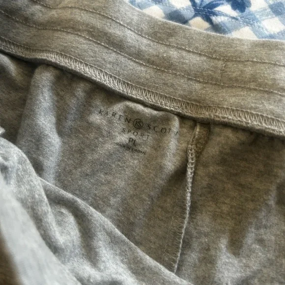 Karen Scott Blouse and Short Combo​ - Picture 3 of 8